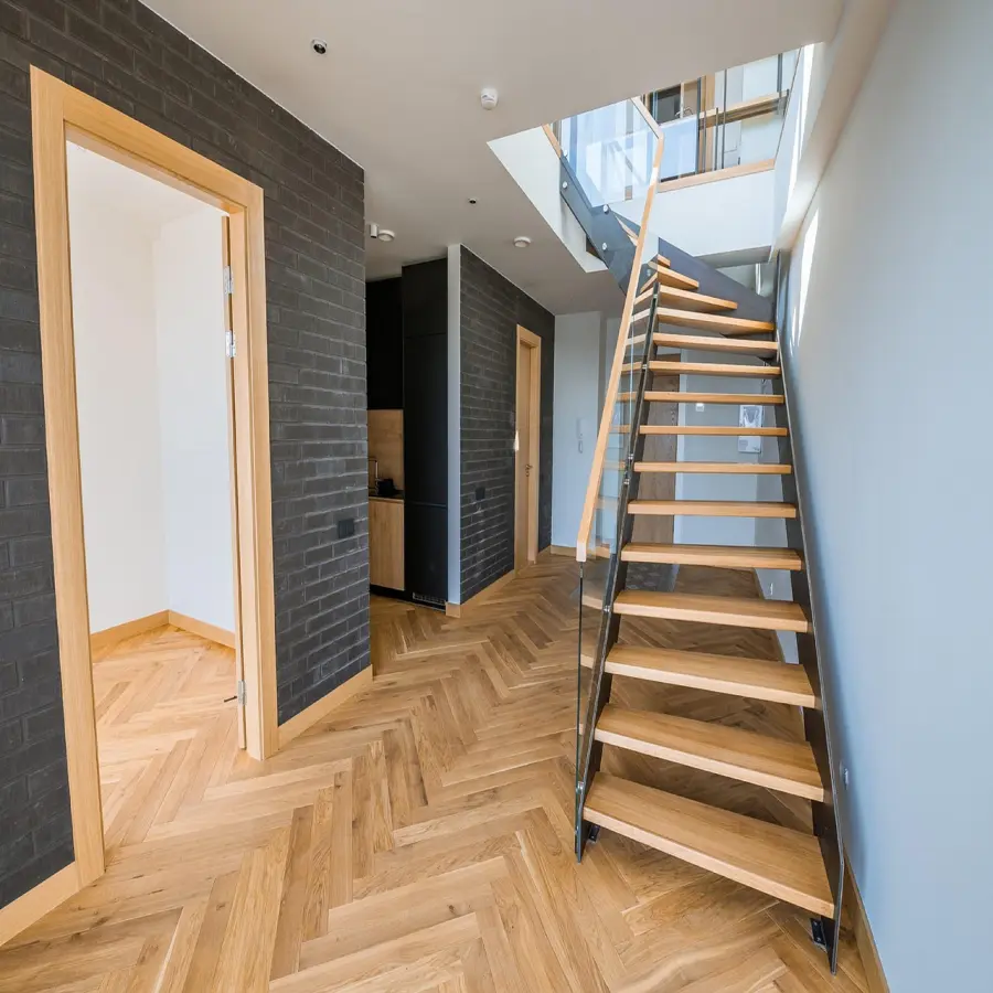 Pavimenti laminati e pavimenti vinilici SPC
